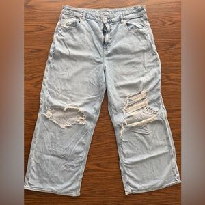 American Eagle Outfitters Light Wash Distressed Wide Leg Baggy Jeans